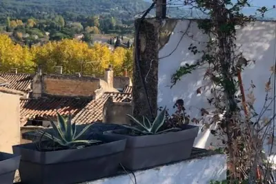 2 Pieces dans un Hotel Particulier en plein centre de Carpentras