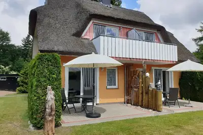 Image de Small cozy vacation apartment with well-kept green property - Buhne I (ground floor)