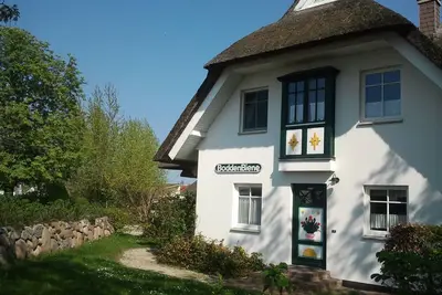 Image de First floor apartment Boddenbiene \"Imme\" in a thatched house for max. 4 persons