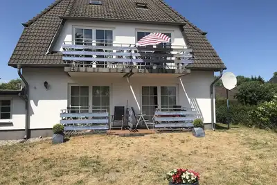 60 m² Ferienwohnung im Ober- und Dachgeschoss mit Bodden- und Hafenblick - Lotte