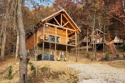 Image de Denali\/Pet Friendly-Lakeview -Hot Tub-8 Person Lodge