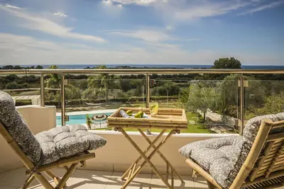 Image de Queen Bee Residence- Queen Apartment