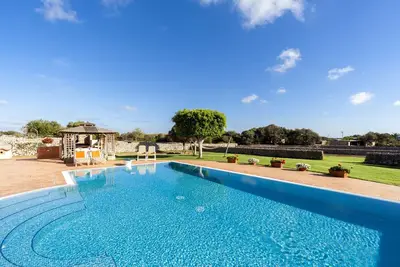Image de Villa \"Estrella Sant Lluis\" avec piscine privée, jardin privé & Wi-Fi