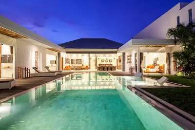 Image de Spacious 4 Br Walking Distance to Finns Beach