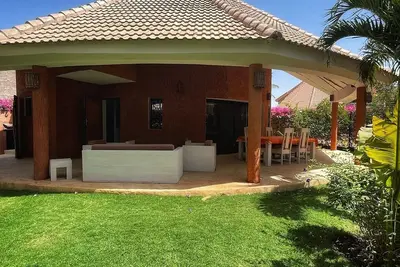 Image de Résidence du Port direct access to the beach-lady of the house -stove included