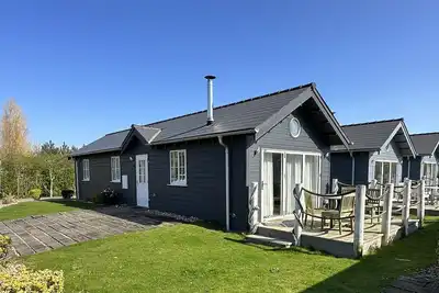 Image de Stunning Beach House - Sleeping 4 in 2 Bedrooms - Pool and Beach Access Included.