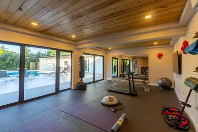 Image de Splendid Renovated Villa w\/Gym+Bkb Ct+Fire Pit+Heated Pool