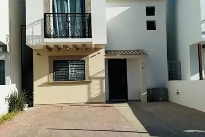Image de Privado, Zona segura y cercana a Puentes Internacionales y Consulado.