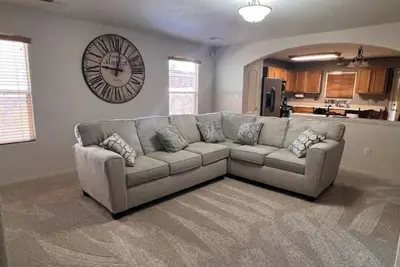 Image de Invitingly Comfortable- Fireplace, WiFi, Mtn Views