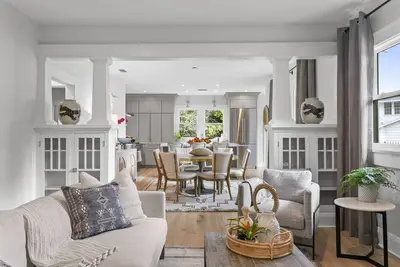 Image de Hyde Park 🏠Totally Remodeled Historic Bungalow