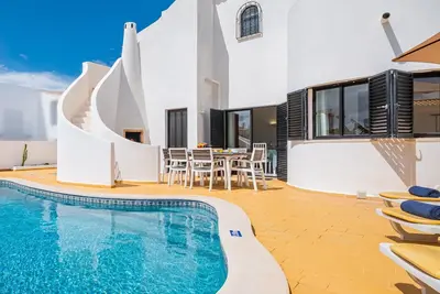 Image de Villa with Bbq & rooftop near the beach, Galé