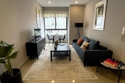Image de Fully equipped kitchen, high speed internet, comfy king-size bed and a sofa bed.
