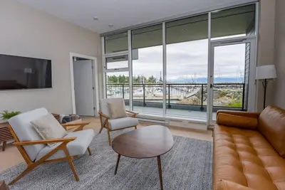Image de Suite #113 Contemporary Accommodation Patio Suite