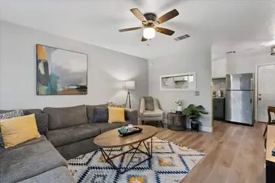 Image de Cheerful 3 bedroom, recently updated and comfy