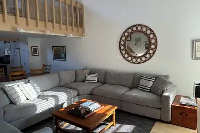 Image de Snowcreek Spacious Light-Filled Condo - Perfect for Skiing, Hiking, Families etc