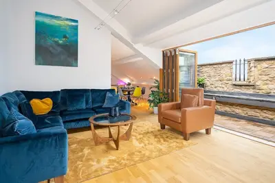Image de Appartement-de Luxe-Salle de bain privée séparée-Kensington Heights