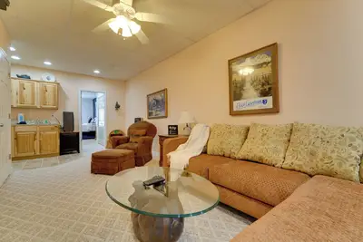 Image de Near Trail Access & Beech Mtn Ski: 1st-Floor Condo