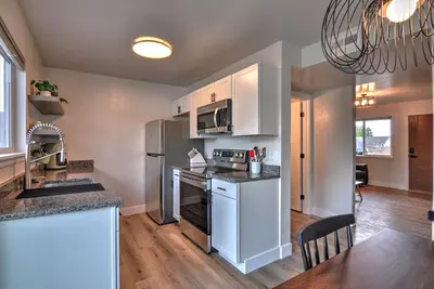 Image de Contemporary 2-Br Townhome w/ Free Wifi, Pet Friendly