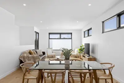 Image de 3 Bedroom Townhouse - Centrally Located
