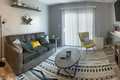 Image de Hidden Two Bdr Gem in Middletown w Private Laundry