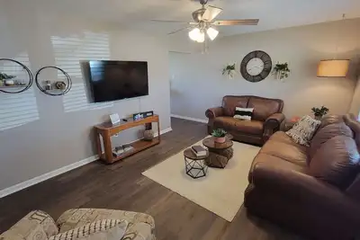 Image de 3 Bdr Ranch w/ Fenced yard, laundry, garage + more