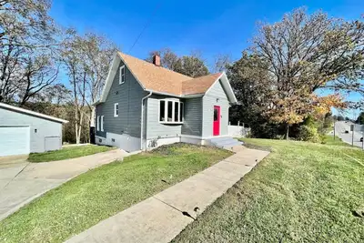 Image de 7086 Tylersville · Beautiful 4 Bdr Home - Near I-75