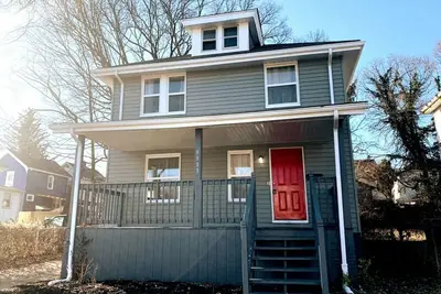 Image de 3311 Evanston · Large Renovated 4 Bdr + Close to Dtwn + Laundry