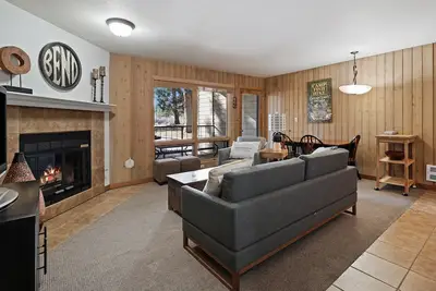 Image de Cozy Condo, Close to River, Old Mill, Downtown, Mt Bachelor