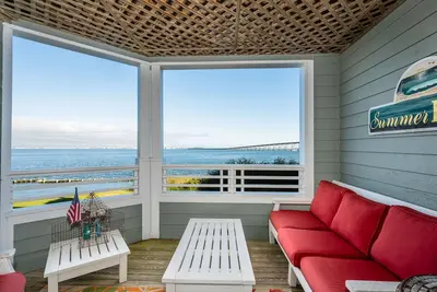Image de Summer Breeze: Soundfront condo, dog friendly, community pool!
