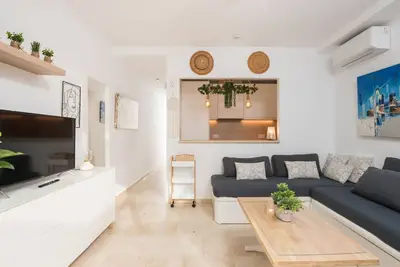 Image de Joli appartement pour 3 personnes avec climatisation, Wifi, piscine, Tv et terrasse