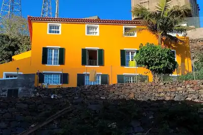 Image de Charming 3-Bed Apartment with sea & mountain view