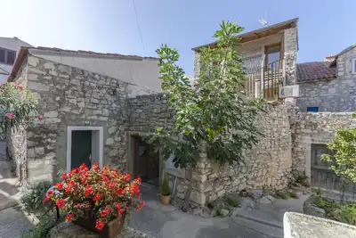 Image de Maison Hidden Beauty (89471-K1) - Tribunj