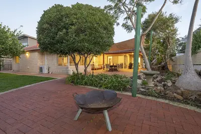 Image de Ocean Pines: beachside family favourite in quiet leafy street