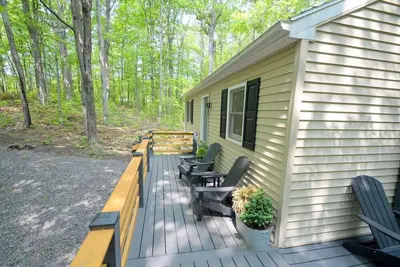 Image de A Humble Abode - Pet Friendly, Fire Pit, Deck, Grill, Wood Stove, Games, Wifi, 6 acres