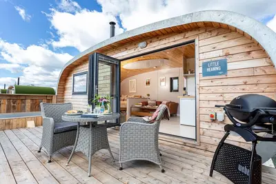 Image de Little Heaning, romantic, with hot tub in Cartmel