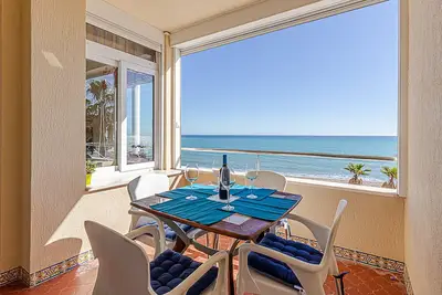 Image de Fantastic Views > On the Beach > Best Location!