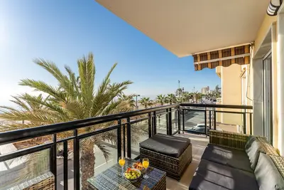 Superb Location Beachfront, 3 bed with terrace