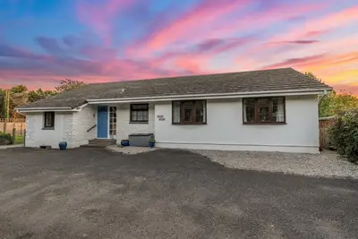 Image de Rose Park - bungalow in Rock with parking with countryside views
