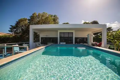Three-bedroom villa for Three-some