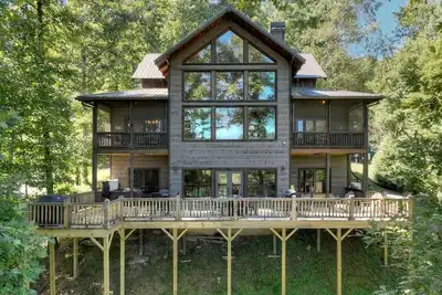 Image de River Bend Lodge overlooking Coosawattee River