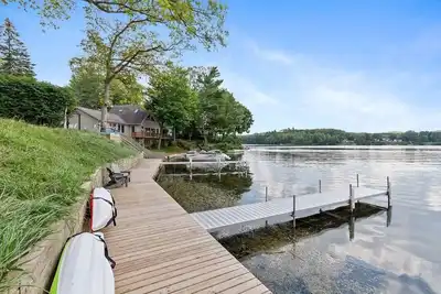 Image de 2 Lakefront Cottages: Docks, Kayaks, Bikes, Bbq