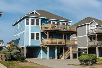 Image de K1118 Lazy Pelican. Semi-Oceanfront, Pool, Hot Tub, Rec Room, Pool Table!