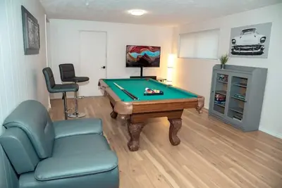 Image de Cozy 3 Bedroom with Pool Table - 5 Min to falls!