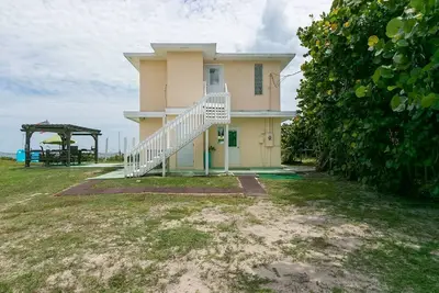 Image de Charming Two Story House located directly on Melbourne Beach.