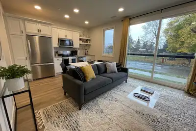 Image de New Modern 1- Bed Condo in Downtown Traverse City