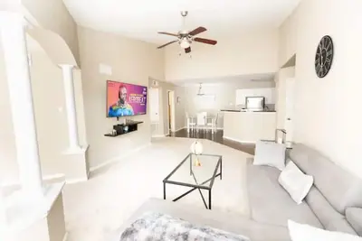 Image de Spacious 1-Br haven w/ study @ Med Center