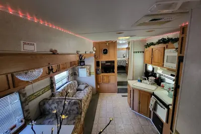 Image de Cozy Camper Under The Stars
