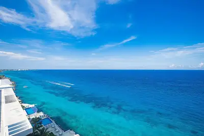 Image de Seven Shades of Blue Peninsula Grand