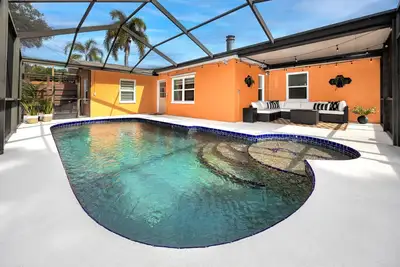 Image de Clearwater Cabana - Gorgeous Home w/ Private Pool, 15 Minutes to the Beach