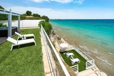 Image de Villa Saveria (6 Guests) - Seafront with jacuzzi